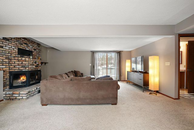 276 Twin Lake Trail, Little Canada, MN 55127