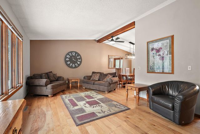 276 Twin Lake Trail, Little Canada, MN 55127