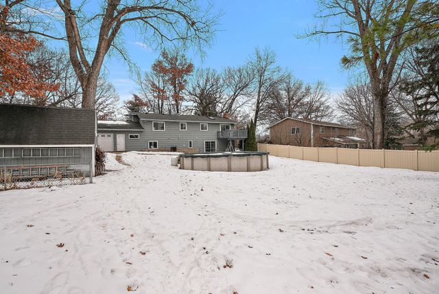 276 Twin Lake Trail, Little Canada, MN 55127