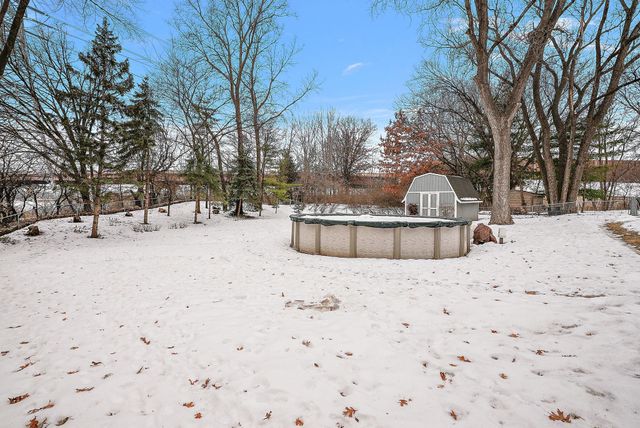 276 Twin Lake Trail, Little Canada, MN 55127