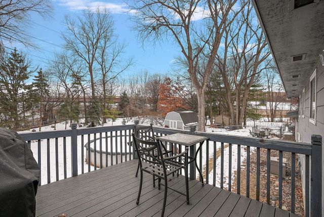 276 Twin Lake Trail, Little Canada, MN 55127