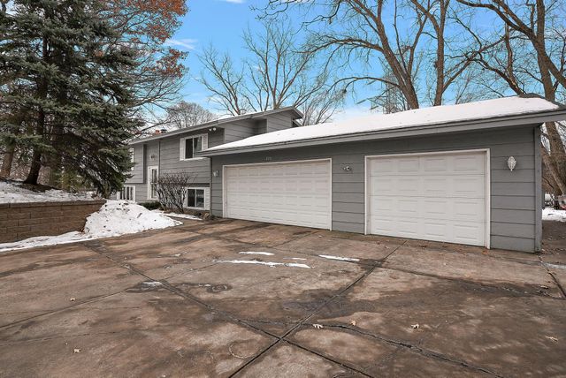 276 Twin Lake Trail, Little Canada, MN 55127