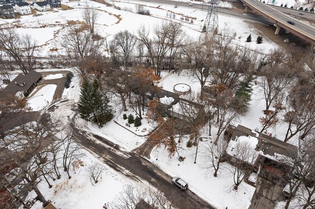 276 Twin Lake Trail, Little Canada, MN 55127