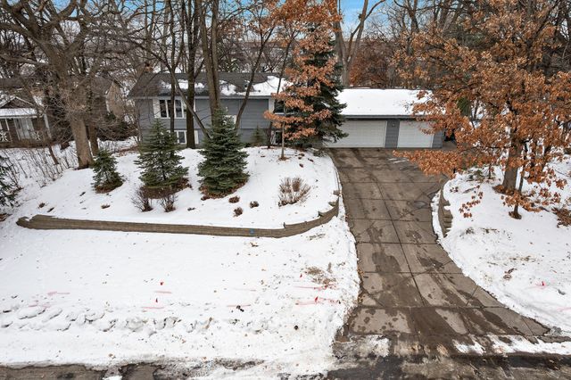 276 Twin Lake Trail, Little Canada, MN 55127