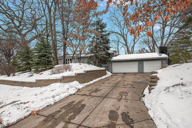 276 Twin Lake Trail, Little Canada, MN 55127