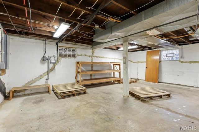 7727 Jerome Avenue, Maplewood, MO 63143