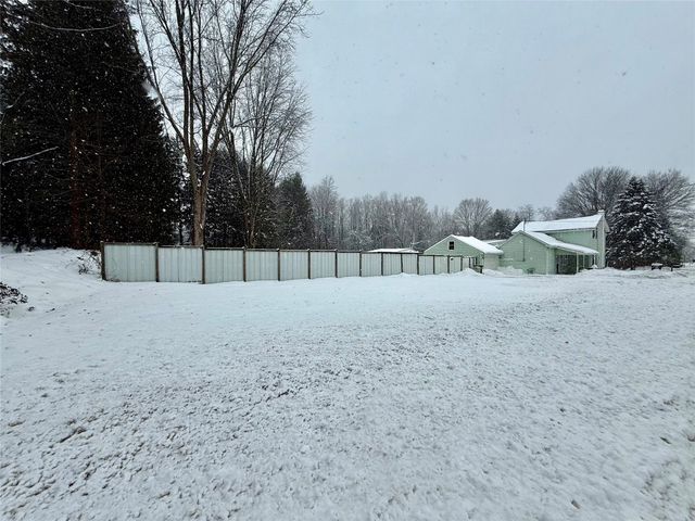 11060 EDINBORO Road, Mckean, PA 16426