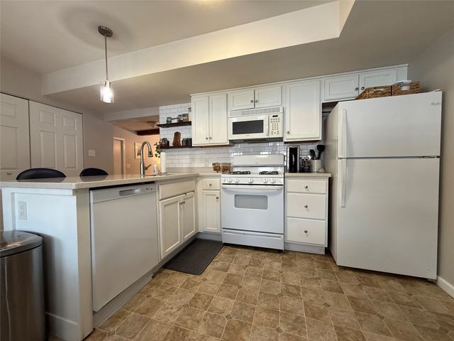 11060 EDINBORO Road, Mckean, PA 16426