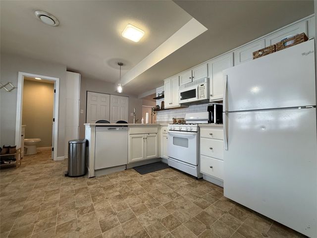 11060 EDINBORO Road, Mckean, PA 16426