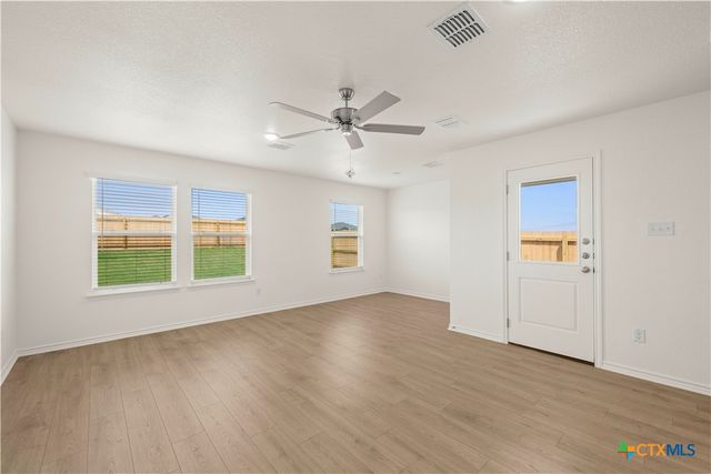9204 Yaupon Holly Lane, Killeen, TX 76542