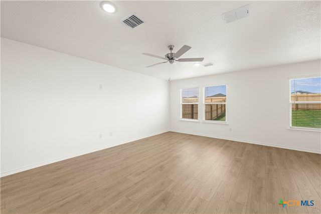 9204 Yaupon Holly Lane, Killeen, TX 76542