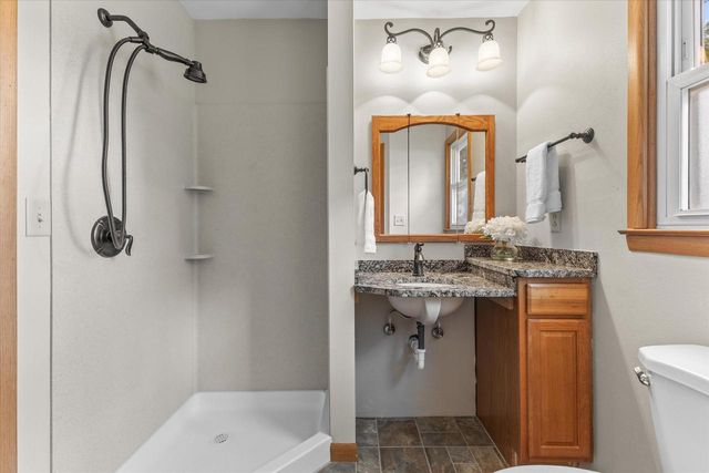 3275 S Thornapple LANE, New Berlin, WI 53146