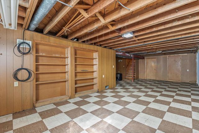 3275 S Thornapple LANE, New Berlin, WI 53146