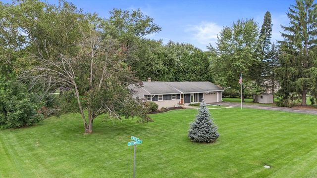 3275 S Thornapple LANE, New Berlin, WI 53146
