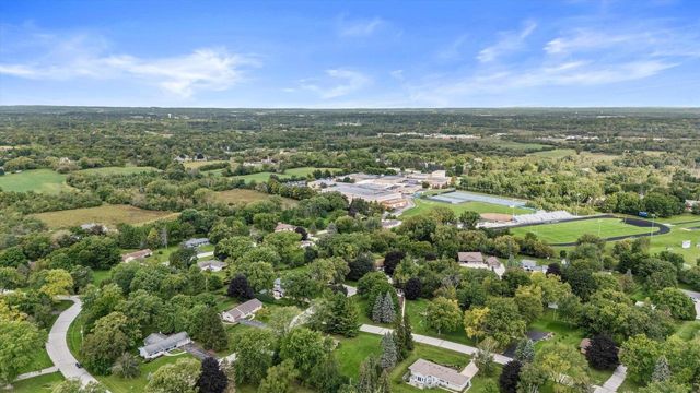 3275 S Thornapple LANE, New Berlin, WI 53146