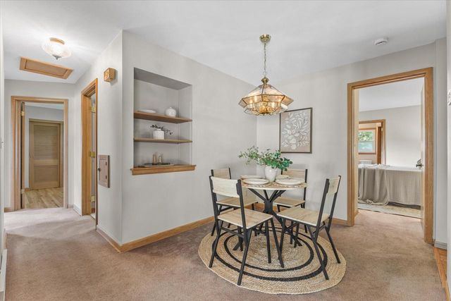 3275 S Thornapple LANE, New Berlin, WI 53146