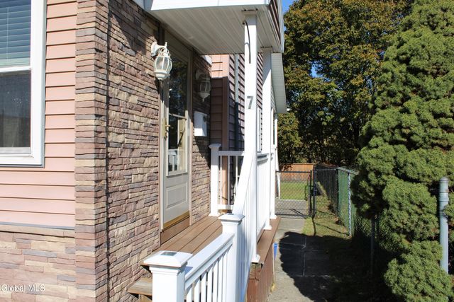 7 Wendell Street, Rensselaer, NY 12144