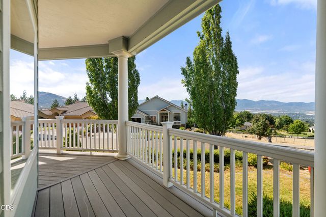 4501 Pinnacle Drive, Medford, OR 97504