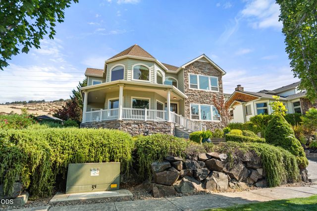 4501 Pinnacle Drive, Medford, OR 97504
