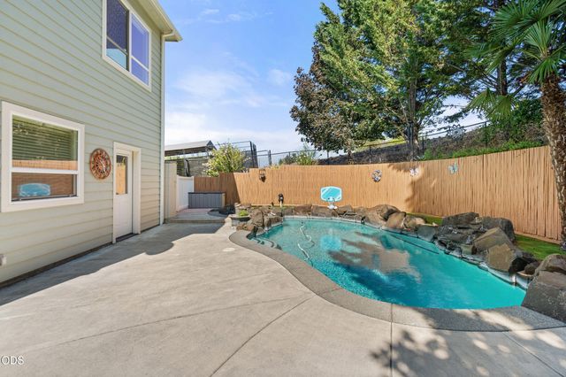 4501 Pinnacle Drive, Medford, OR 97504