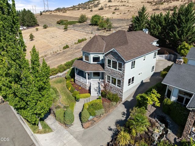 4501 Pinnacle Drive, Medford, OR 97504