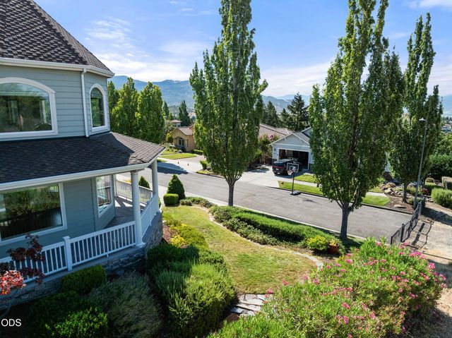 4501 Pinnacle Drive, Medford, OR 97504