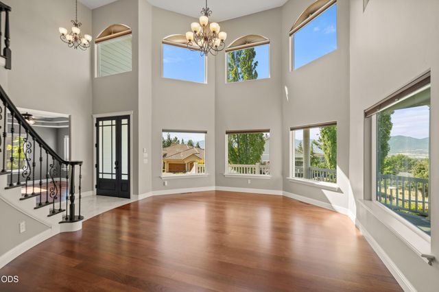 4501 Pinnacle Drive, Medford, OR 97504