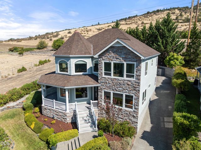4501 Pinnacle Drive, Medford, OR 97504
