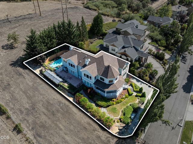 4501 Pinnacle Drive, Medford, OR 97504