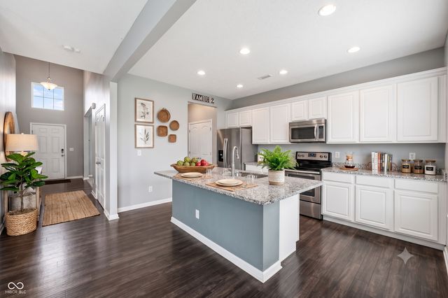 5773 Blue Sky Drive, Whitestown, IN 46075