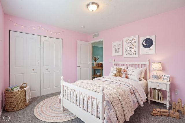 5773 Blue Sky Drive, Whitestown, IN 46075