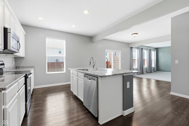 5773 Blue Sky Drive, Whitestown, IN 46075