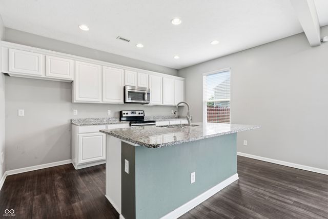 5773 Blue Sky Drive, Whitestown, IN 46075