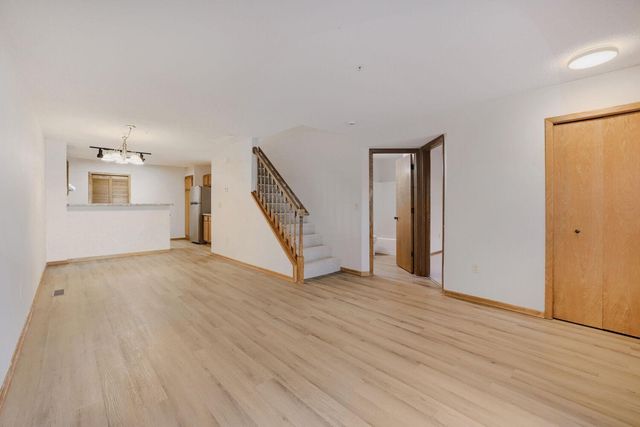 2225 Ranchview Lane N 7, Plymouth, MN 55447