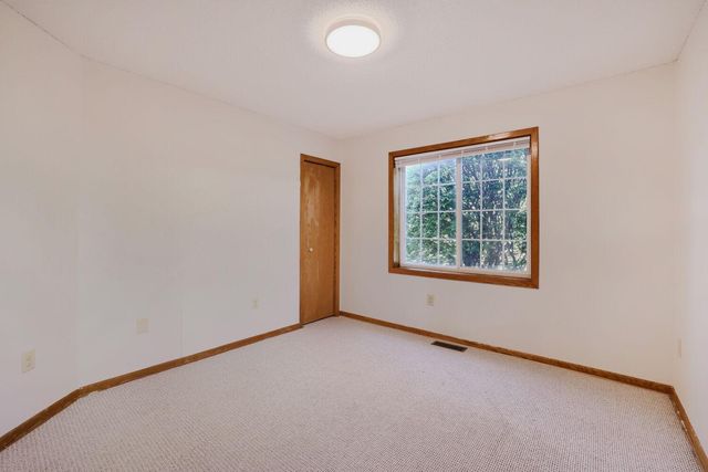 2225 Ranchview Lane N 7, Plymouth, MN 55447