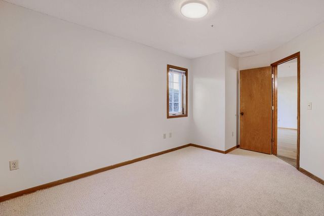 2225 Ranchview Lane N 7, Plymouth, MN 55447