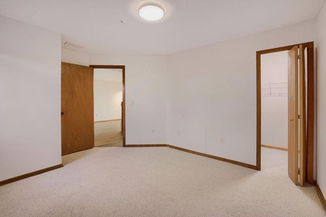 2225 Ranchview Lane N 7, Plymouth, MN 55447