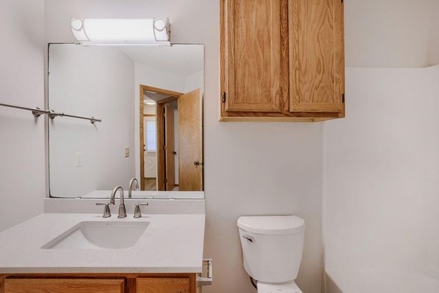 2225 Ranchview Lane N 7, Plymouth, MN 55447