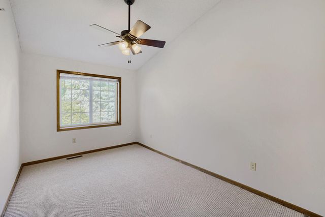 2225 Ranchview Lane N 7, Plymouth, MN 55447