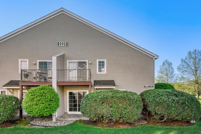 2225 Ranchview Lane N 7, Plymouth, MN 55447