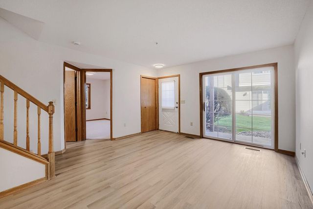 2225 Ranchview Lane N 7, Plymouth, MN 55447