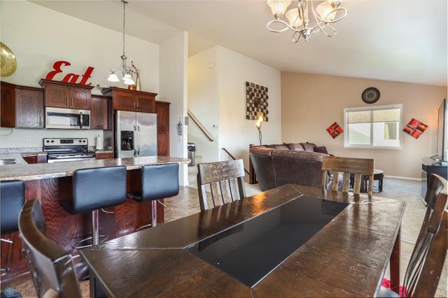 945 31st Avenue W, West Fargo, ND 58078