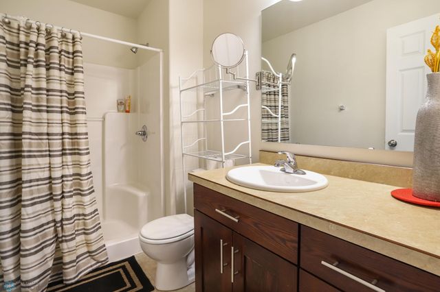 945 31st Avenue W, West Fargo, ND 58078