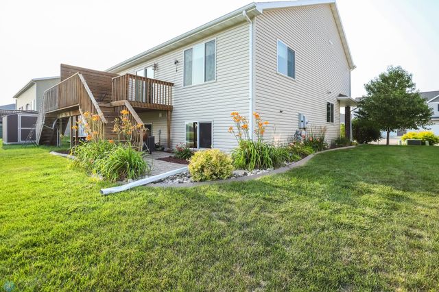 945 31st Avenue W, West Fargo, ND 58078
