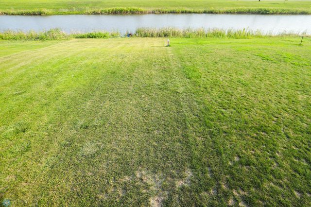 945 31st Avenue W, West Fargo, ND 58078