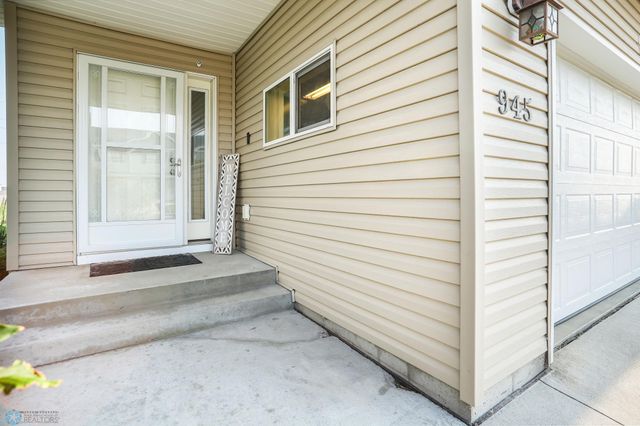 945 31st Avenue W, West Fargo, ND 58078