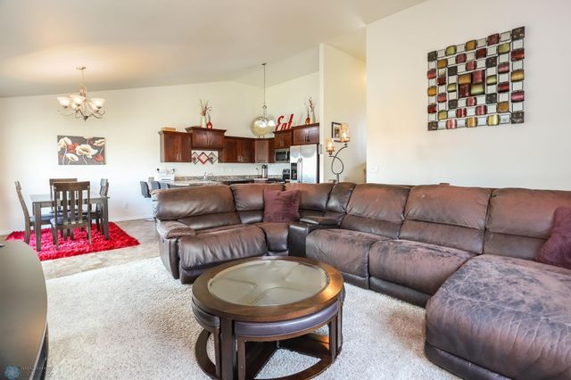 945 31st Avenue W, West Fargo, ND 58078