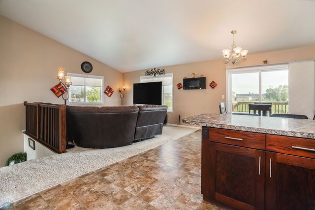 945 31st Avenue W, West Fargo, ND 58078