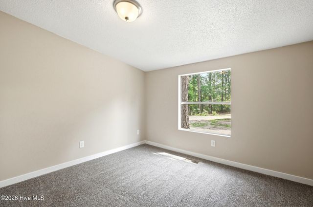 273 Lucilles Place, Burgaw, NC 28425