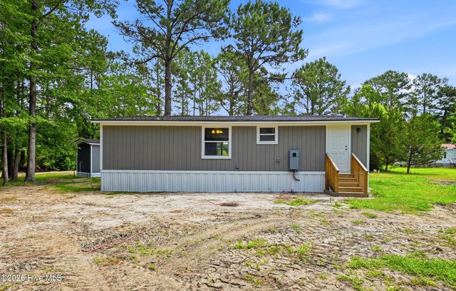 273 Lucilles Place, Burgaw, NC 28425